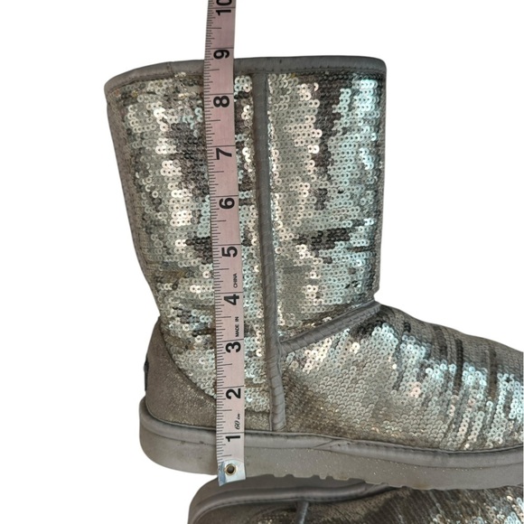 UGG Gold Sequin Short Woman Size 7 Boots - Picture 7 of 11